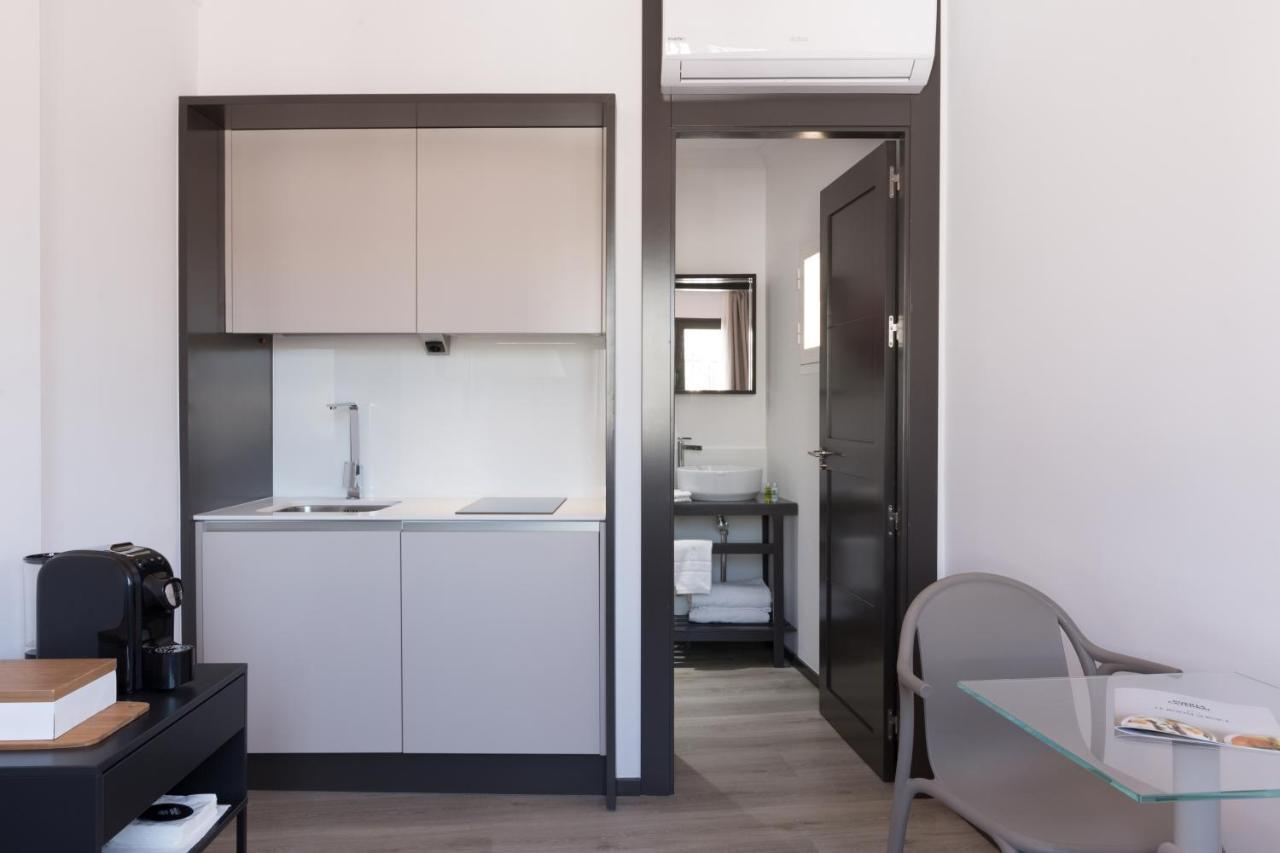Puerta Catedral Holiday Suites Sevilla Exterior foto