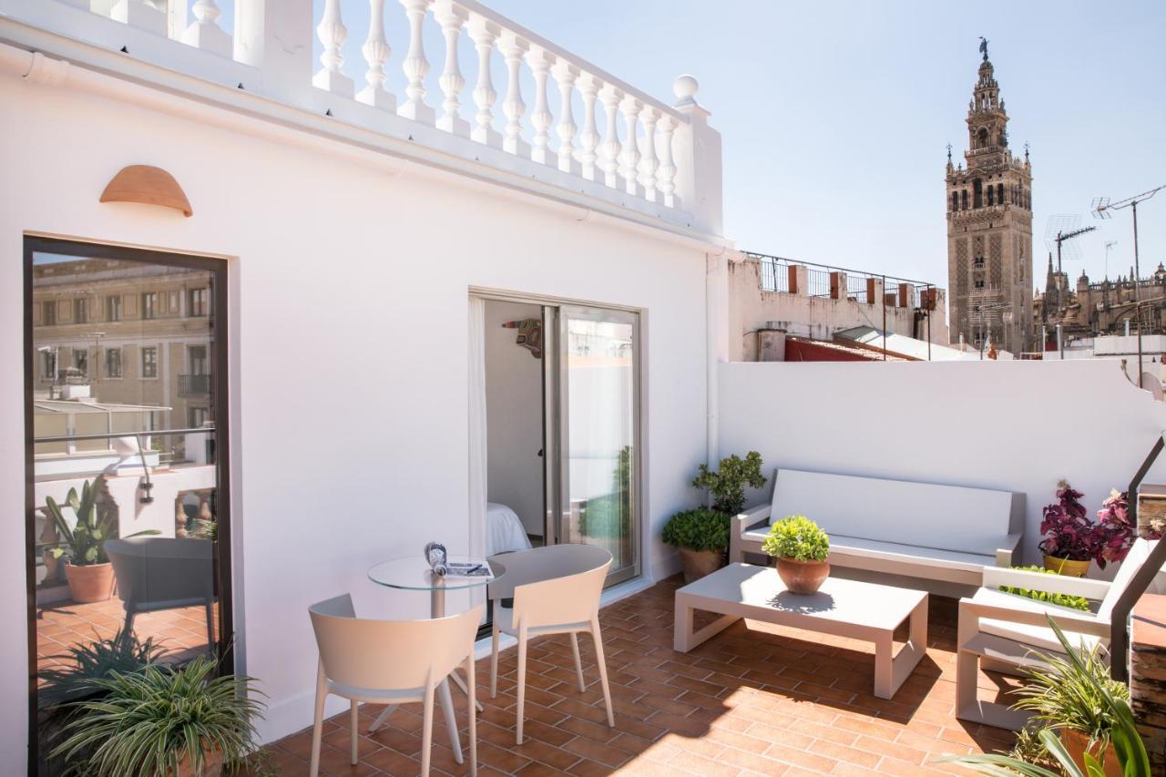 Puerta Catedral Holiday Suites Sevilla Exterior foto